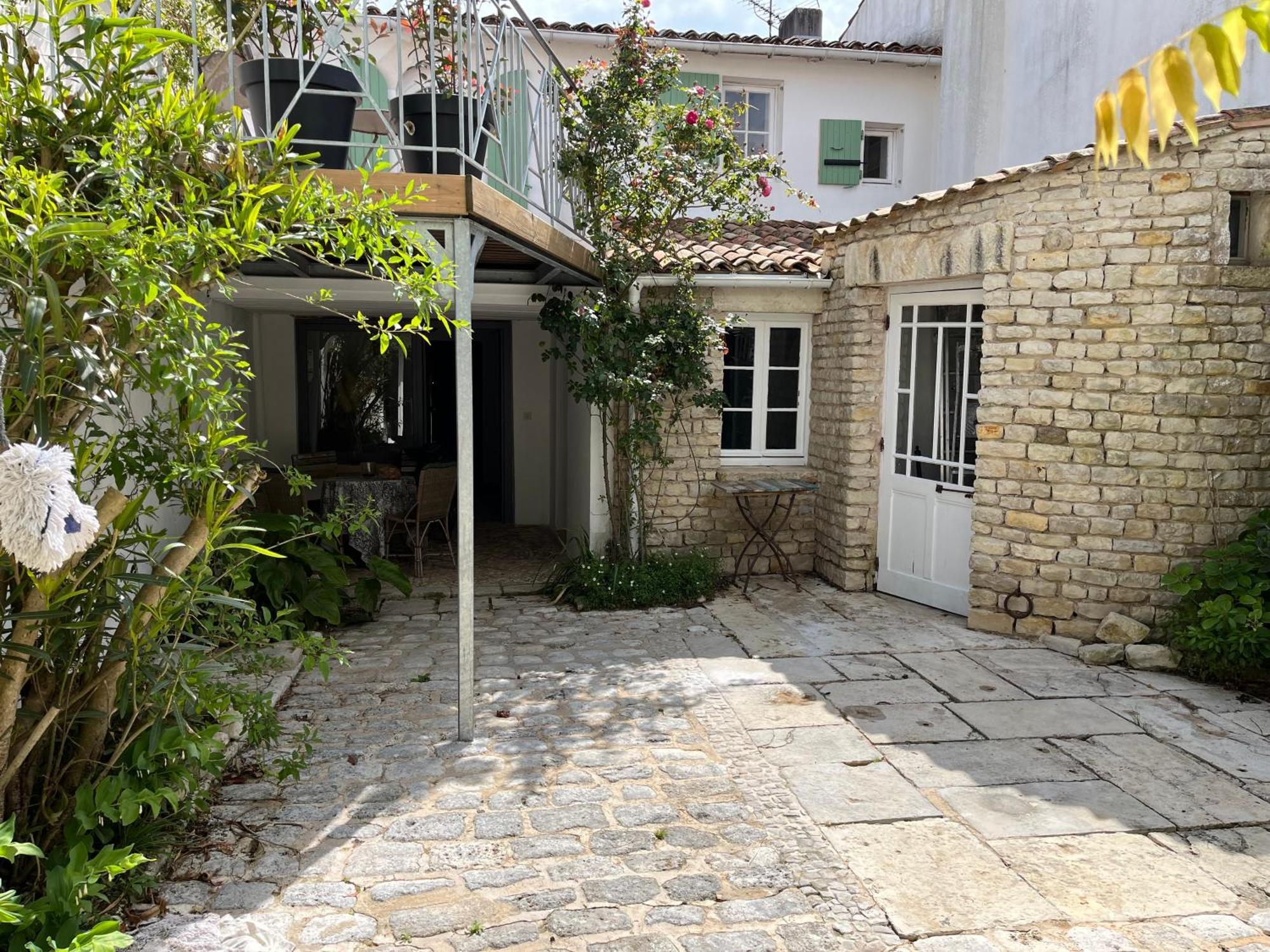 Une Fenetre Sur Cour La Flotte Exterior photo